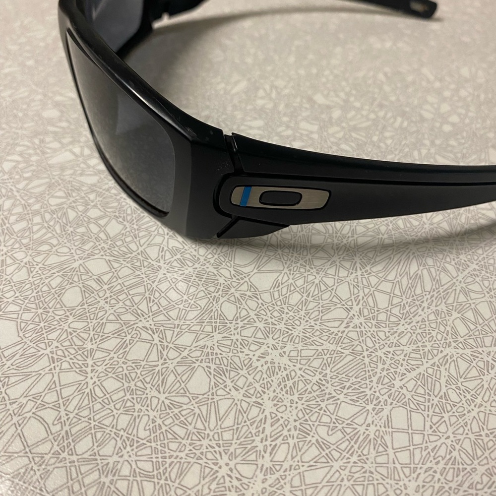 Thin line blue Oakley sunglasses fuel cell